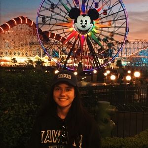 Meet your Posher, Julia